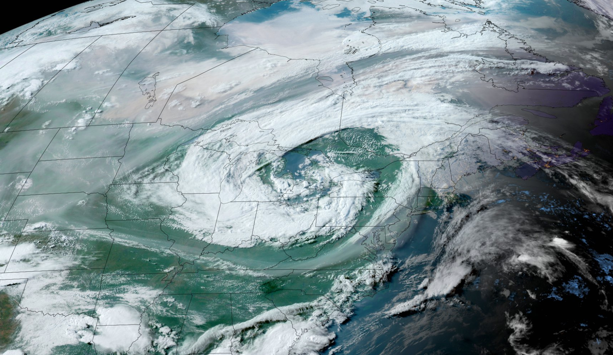 Satellites capture Canadian wildfire smoke pouring into US Midwest