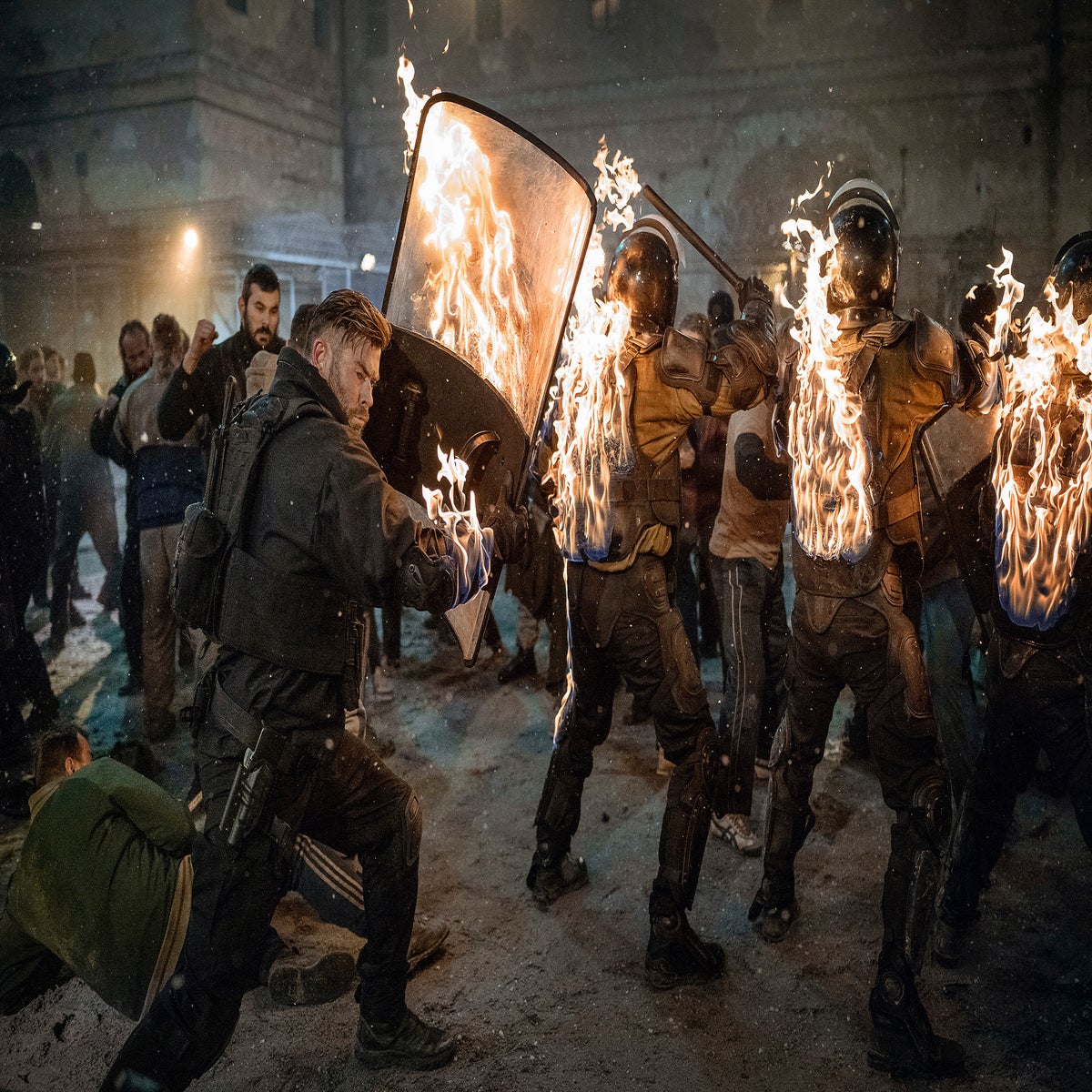 Extraction Movie Review Chris Hemsworth A Netflix Extraction : Movie