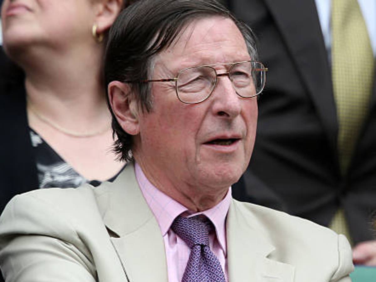 Boris Johnson has done what dog does against lamppost, says former boss Max Hastings Boris Johnson has done what dog does against lamppost, says former boss Max Hastings