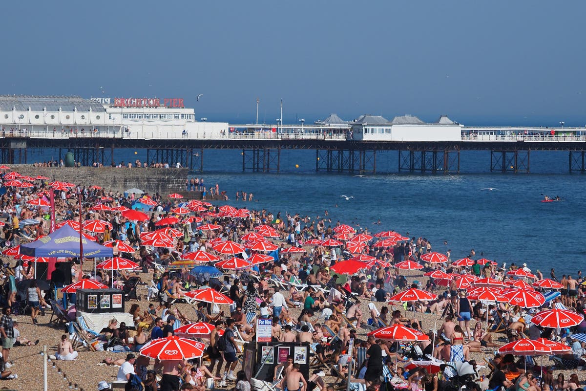 Hot weather puts pressure on A&E departments