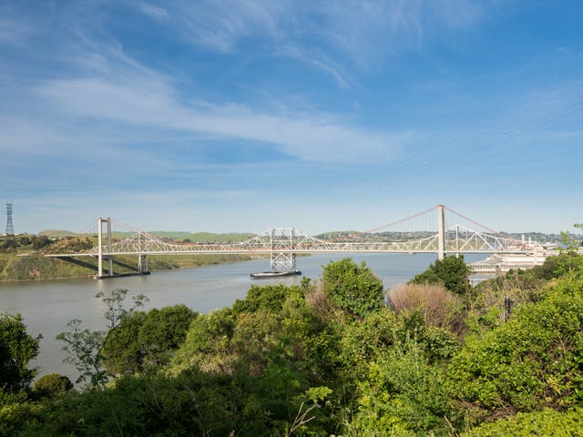 <p>Carquinez Bridge, which leads to Vallejo, where the unfortunate donation was made</p>