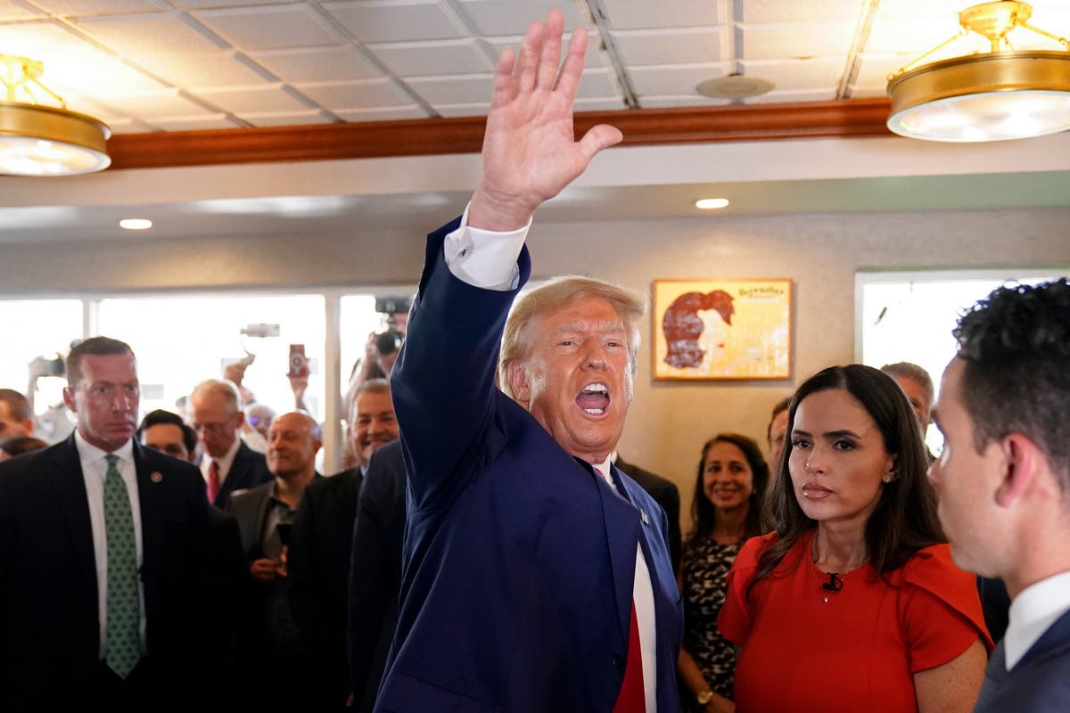 Trump news &ndash; live: Bill Barr slams Trump&rsquo;s &lsquo;absurd&rsquo; classified papers defence as ex-attorney quits CNN lawsuit