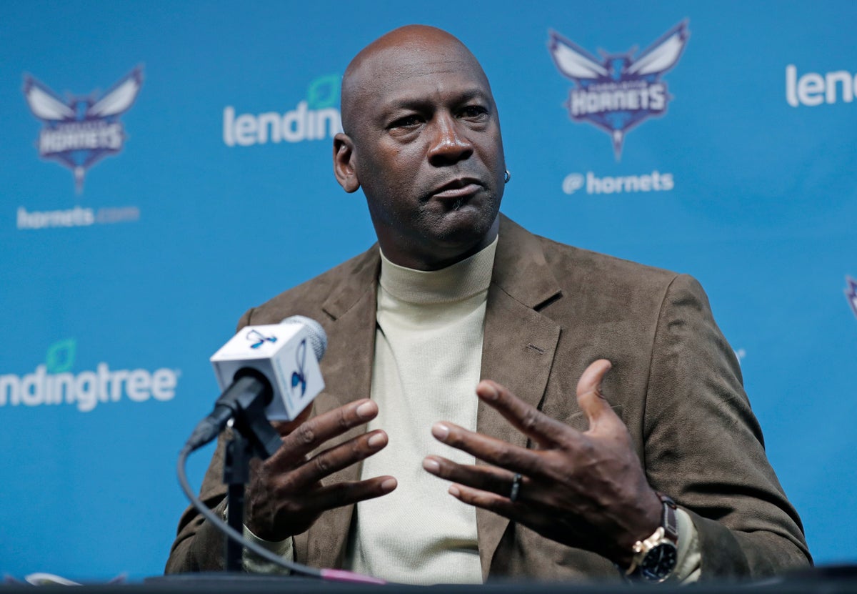 Michael Jordan selling majority ownership stake in Charlotte Hornets