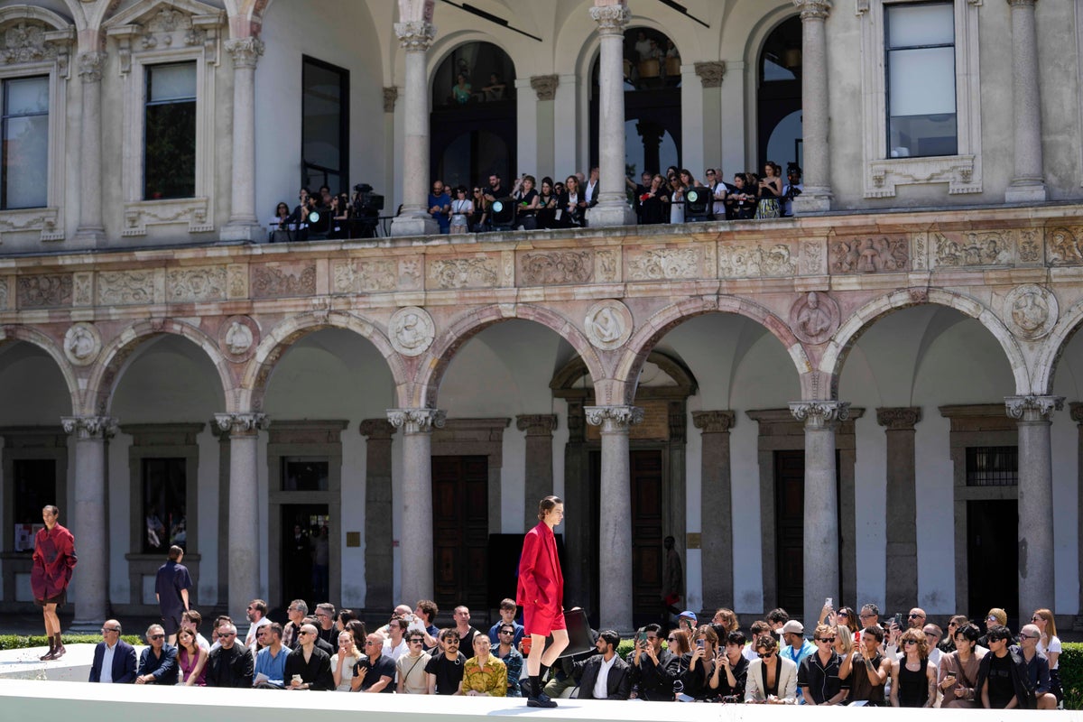 Valentino challenges masculine notions, opening Milan…