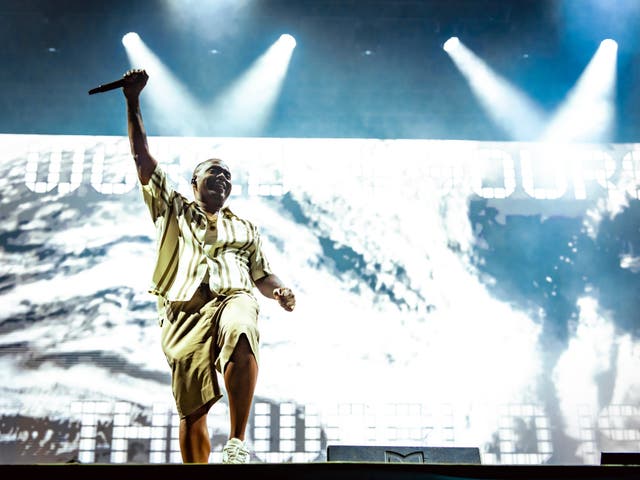 <p>Nas performs at La Prima Estate 2023 in Lido di Camaiore</p>