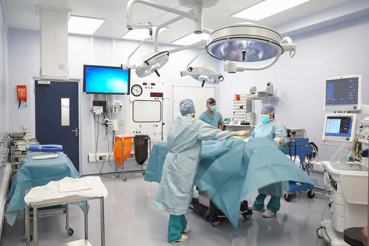 Thousands of surgeons blame burnout as they consider leaving NHS