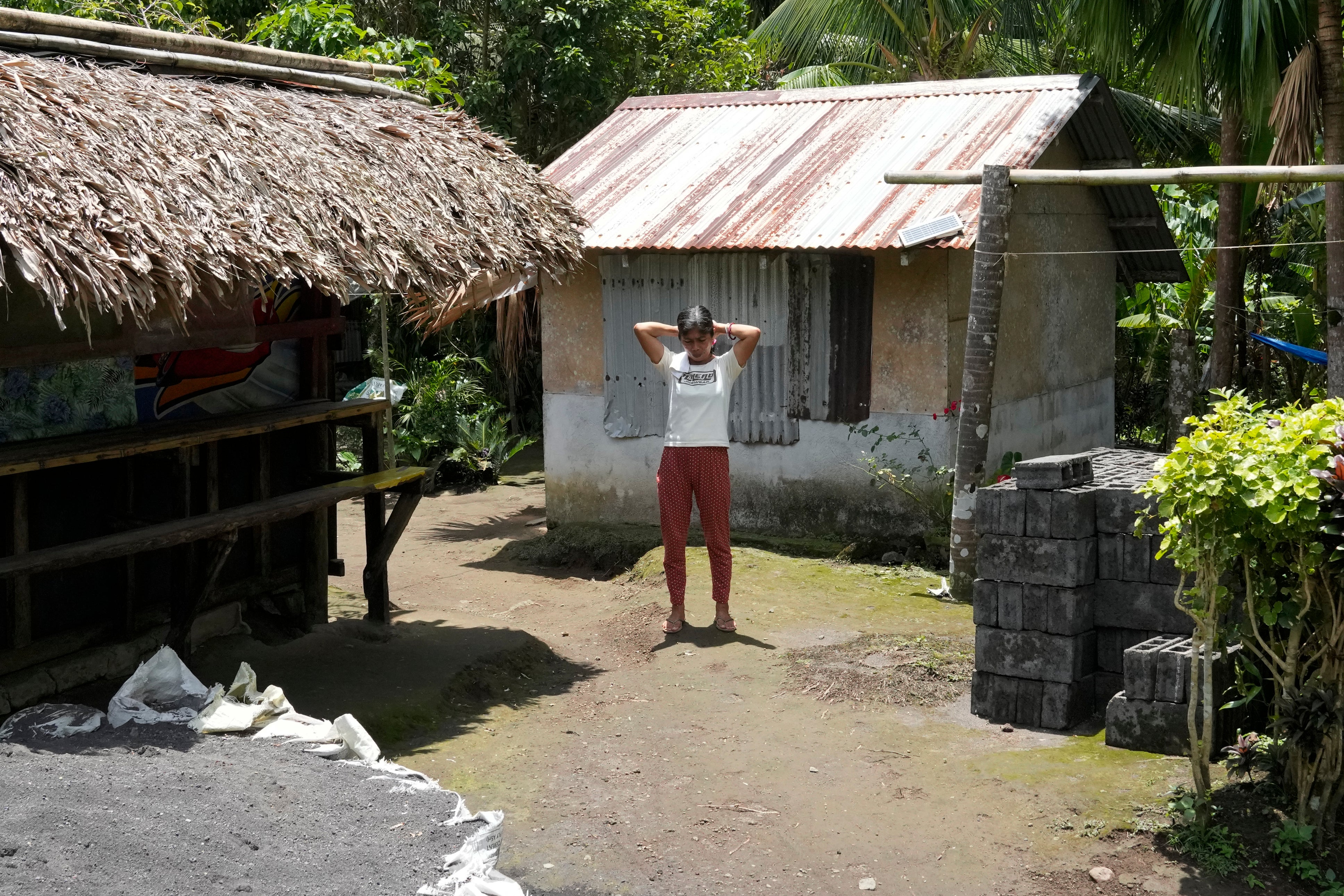 Philippines Volcano Villagers