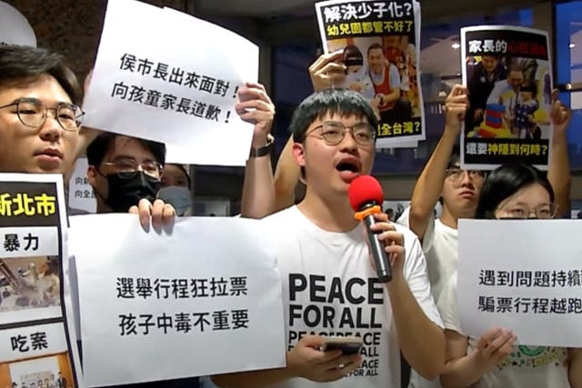 <p>Activists in Taiwan protesting against drugging kindergarten students</p>