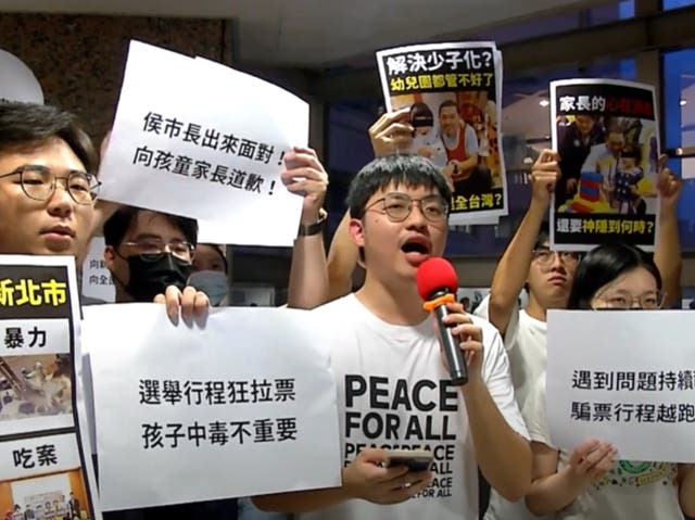 <p>Activists in Taiwan protesting against drugging kindergarten students</p>