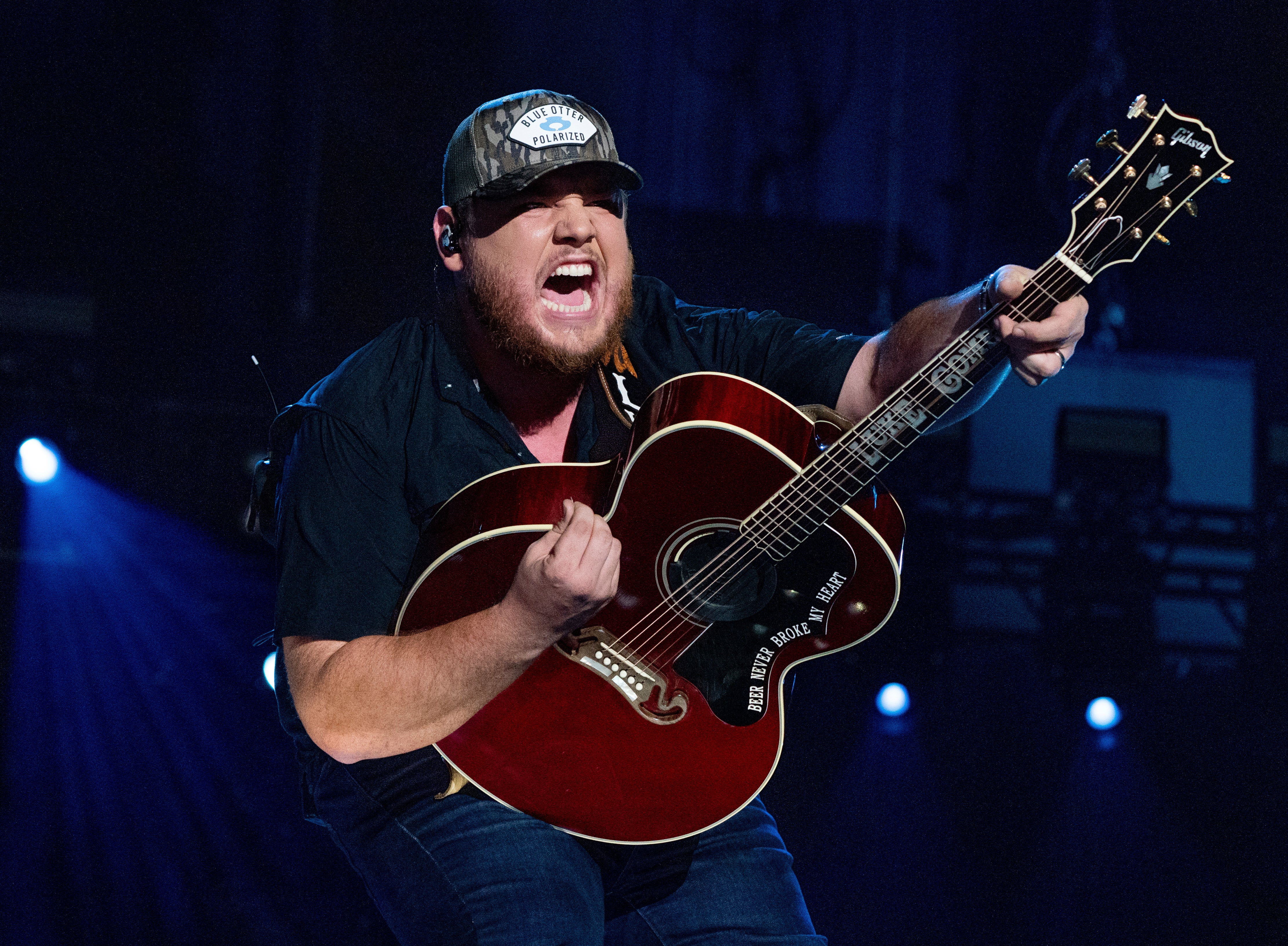 Luke Combs despaired over the tension in the country music scene