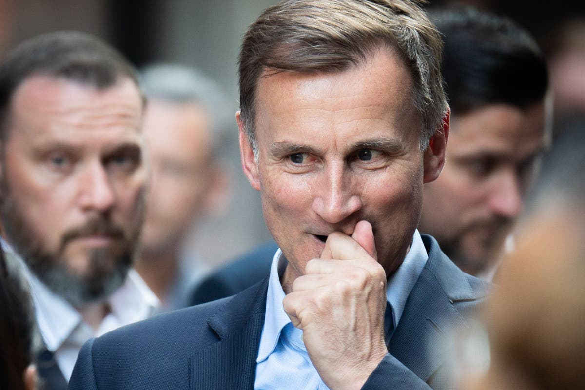 Jeremy Hunt to meet with lenders as mortgage crisis worsens with rates hike