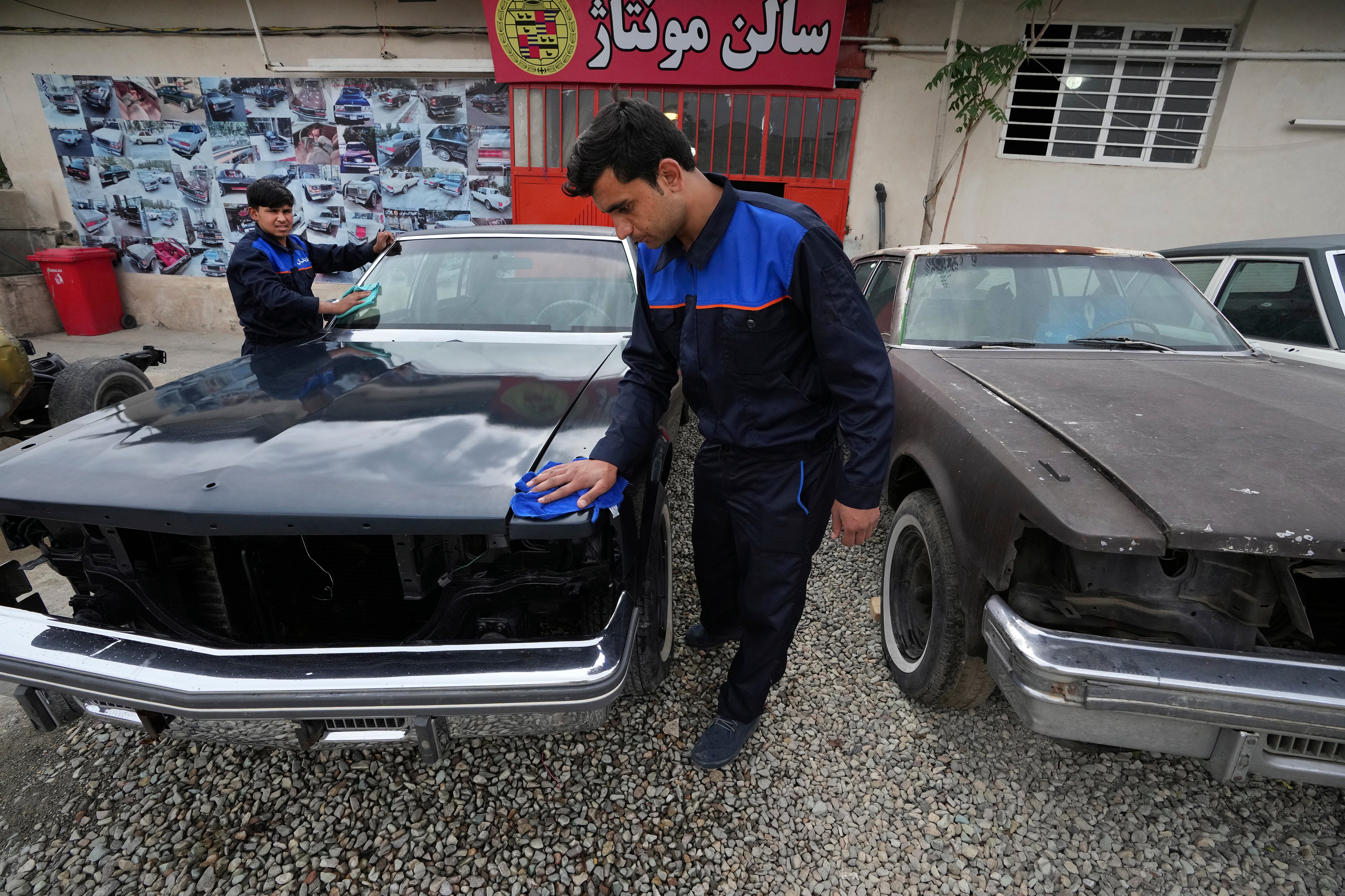 Iran Restoring Cadillacs