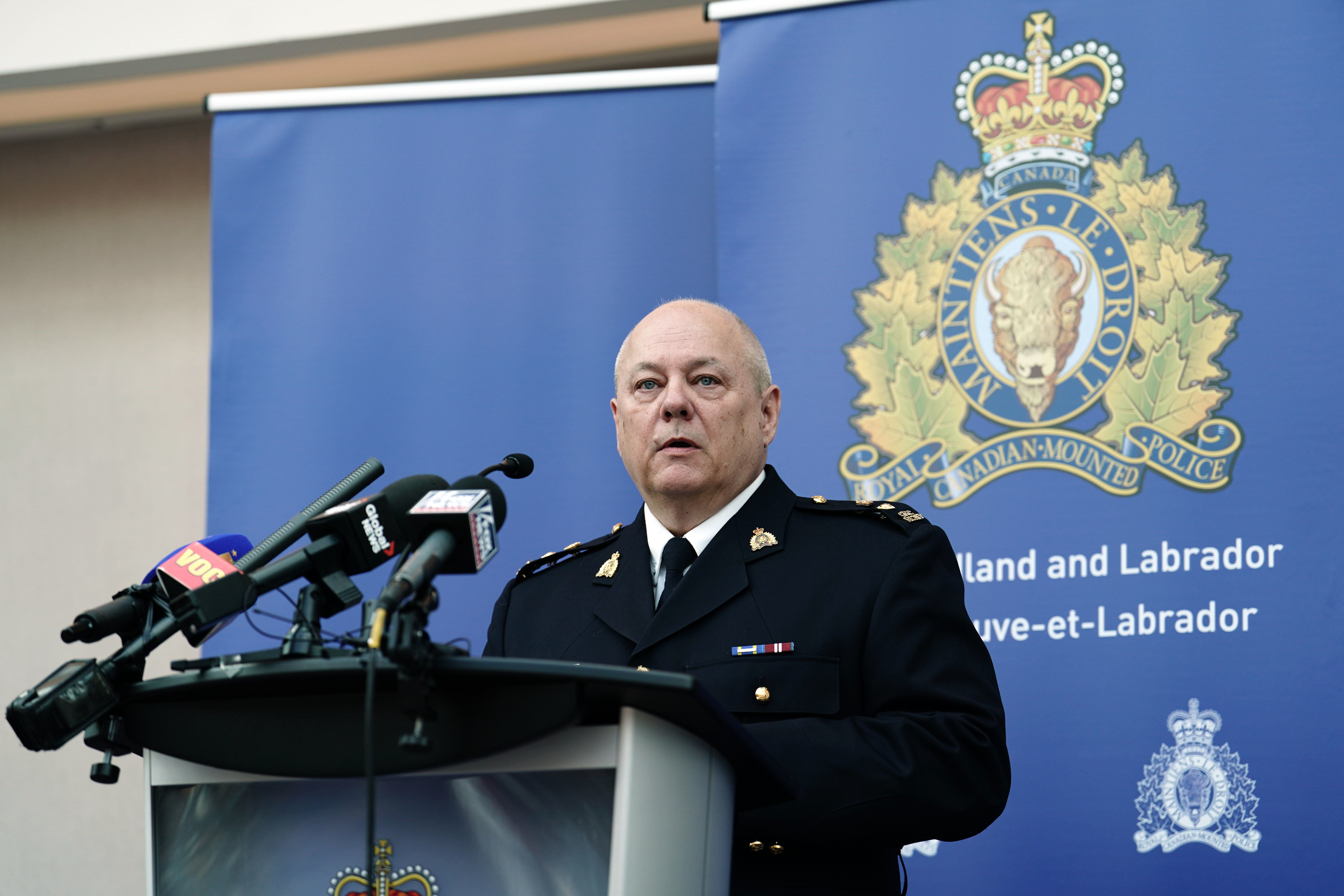 Canadian Police Board The Mother Submarine Titanic As They Weigh A ...