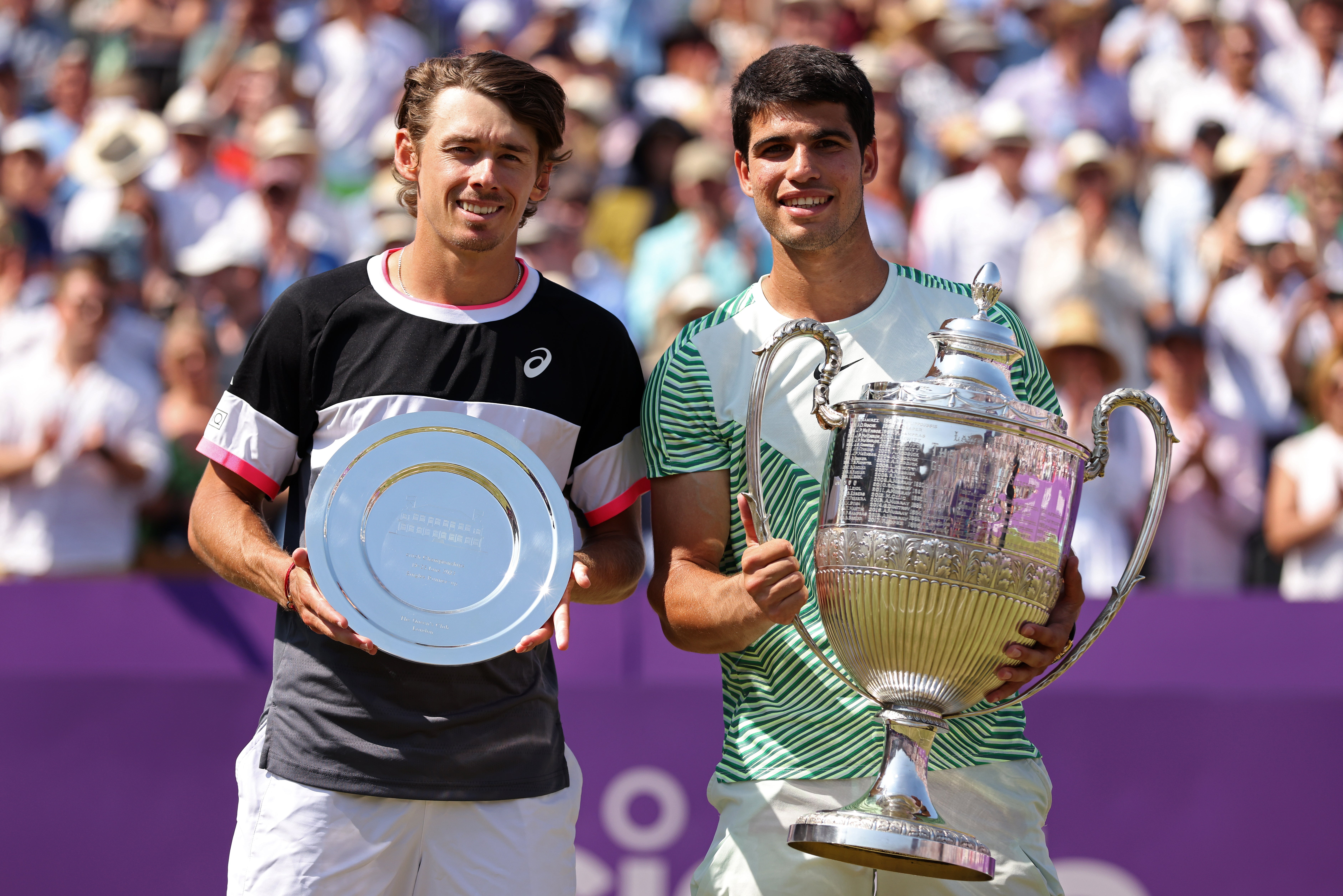 Carlos Alcaraz defeated Alex de MInaur to win the Queen’s title