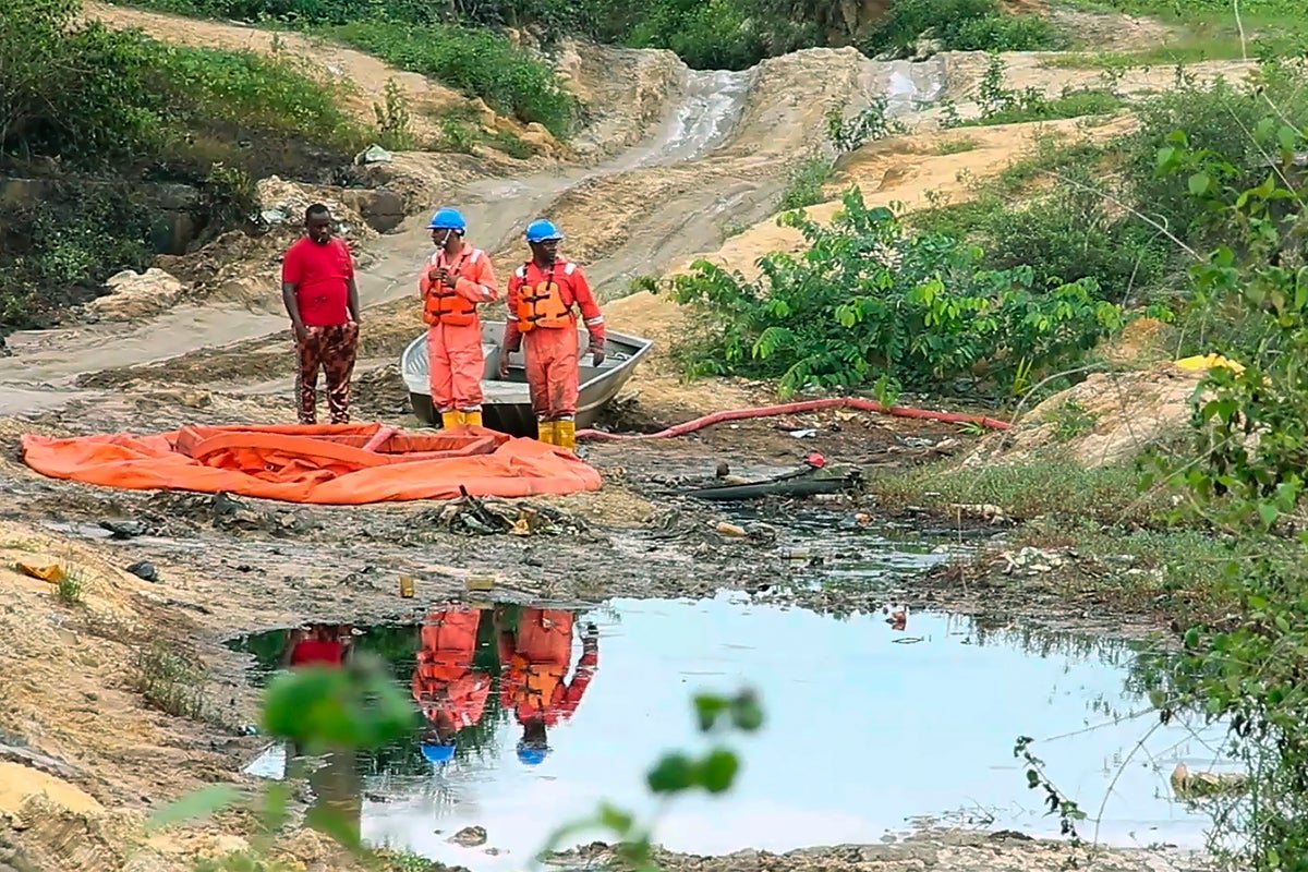 Oil spill from Shell pipeline fouls farms and a river in a long-polluted part of Nigeria