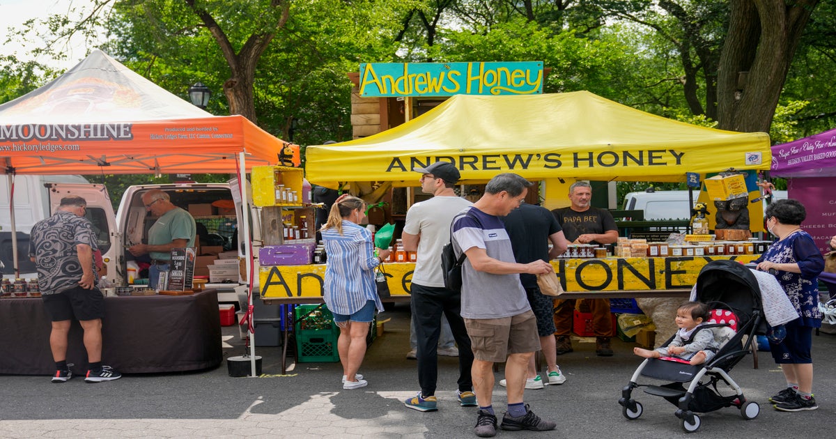 Farmers markets thrive as customers and vendors who latched on