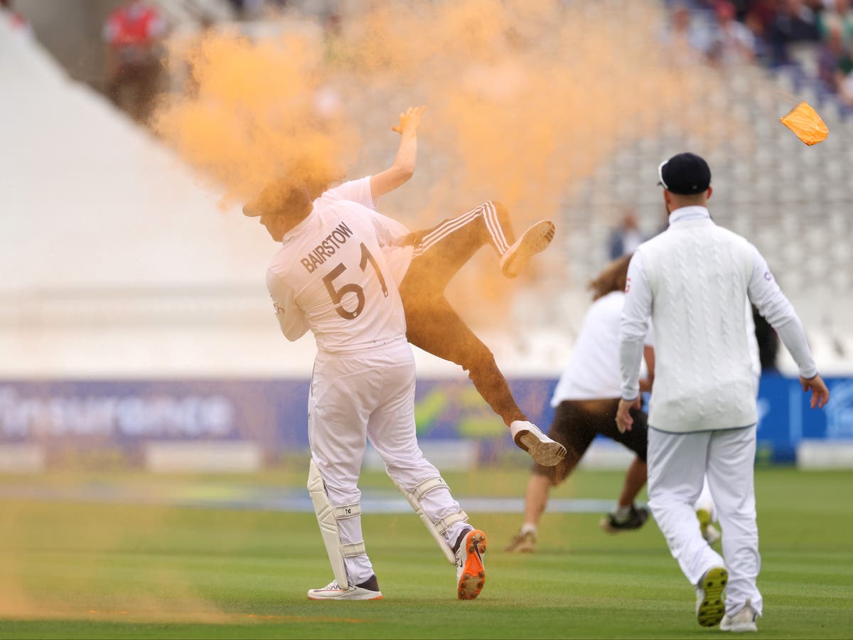 Jonny Bairstow: Fans demand &lsquo;knighthood&rsquo; for England cricket star after Just Stop Oil protest