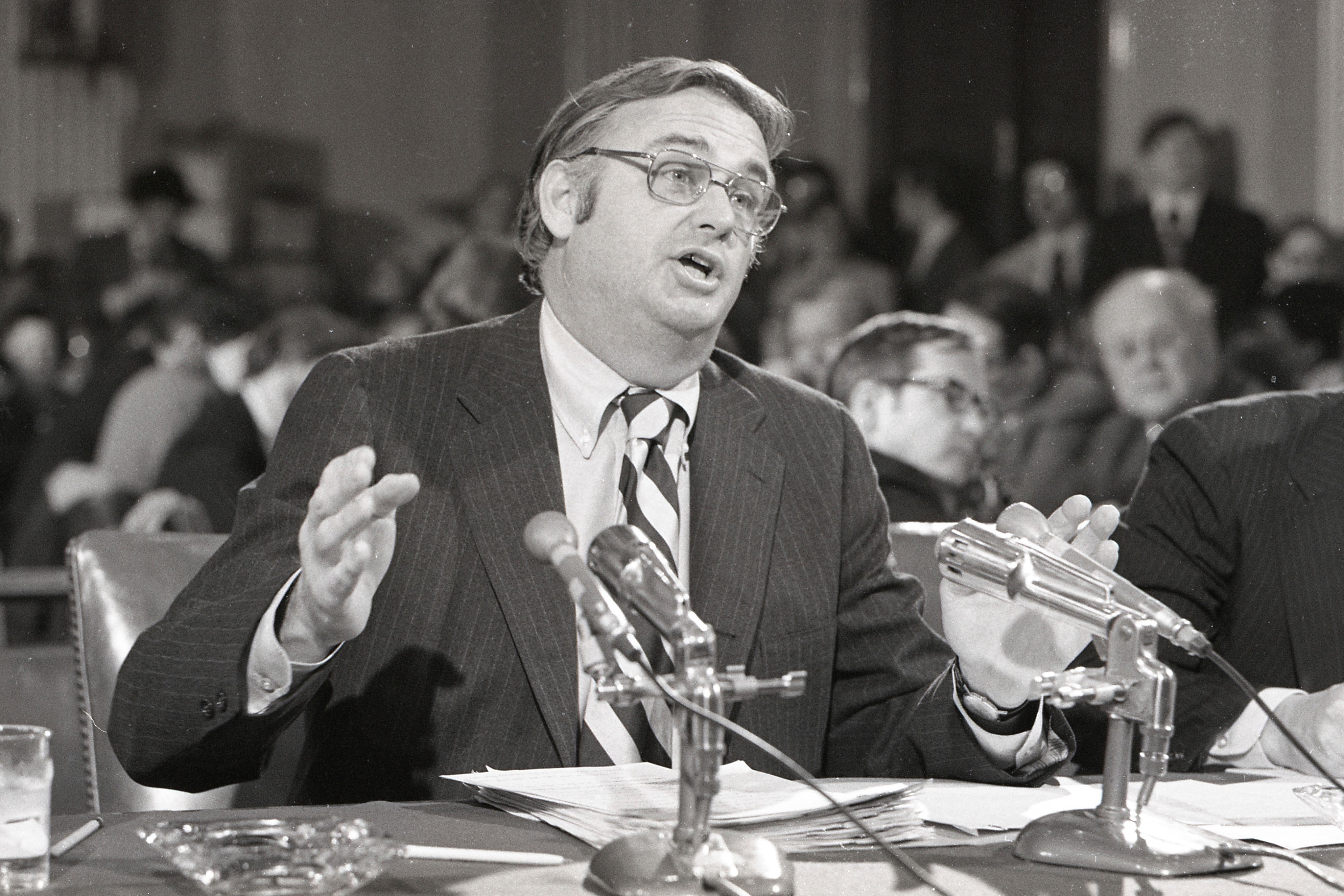 Former Connecticut Gov. Lowell P. Weicker Jr., maverick senator during Watergate, dies at 92 - Vimarsana News
