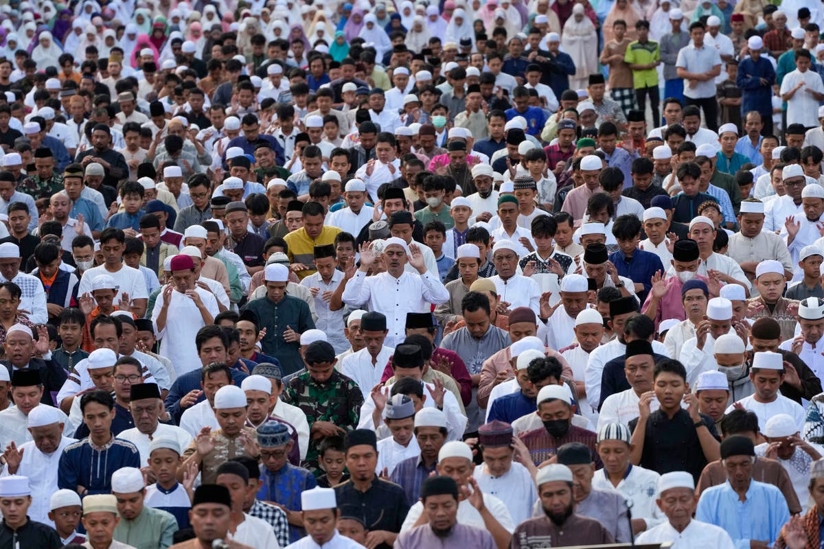去年疾病扰乱了仪式，印度尼西亚穆斯林庆祝古尔邦节