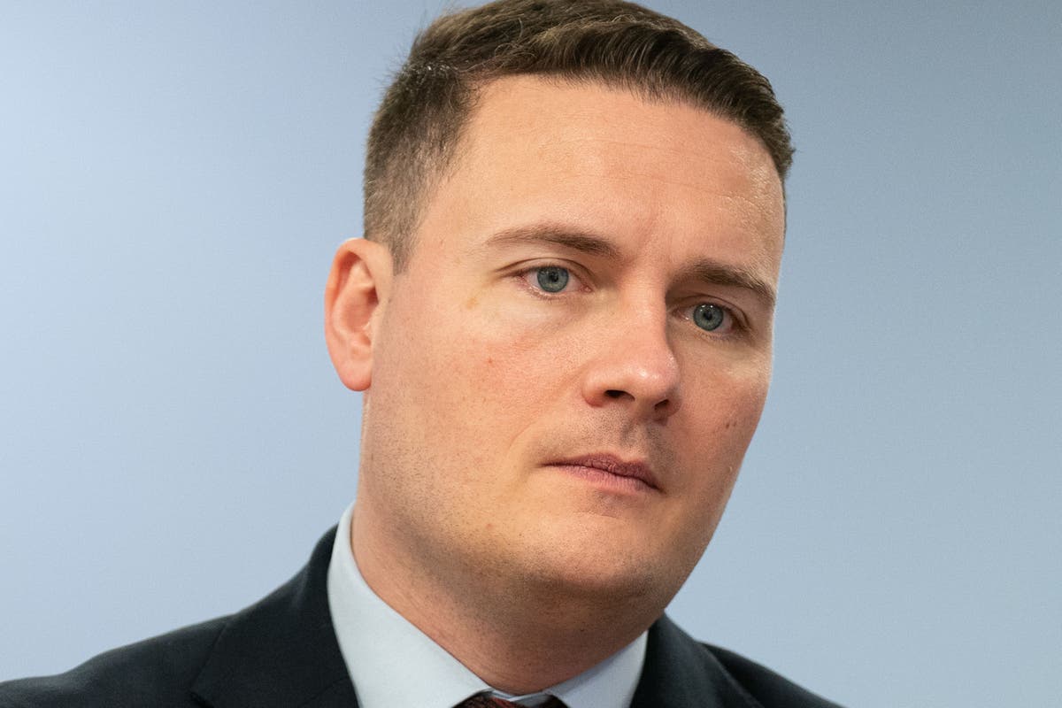 Streeting ‘to come down like a ton of bricks’ on vaping firms targeting children