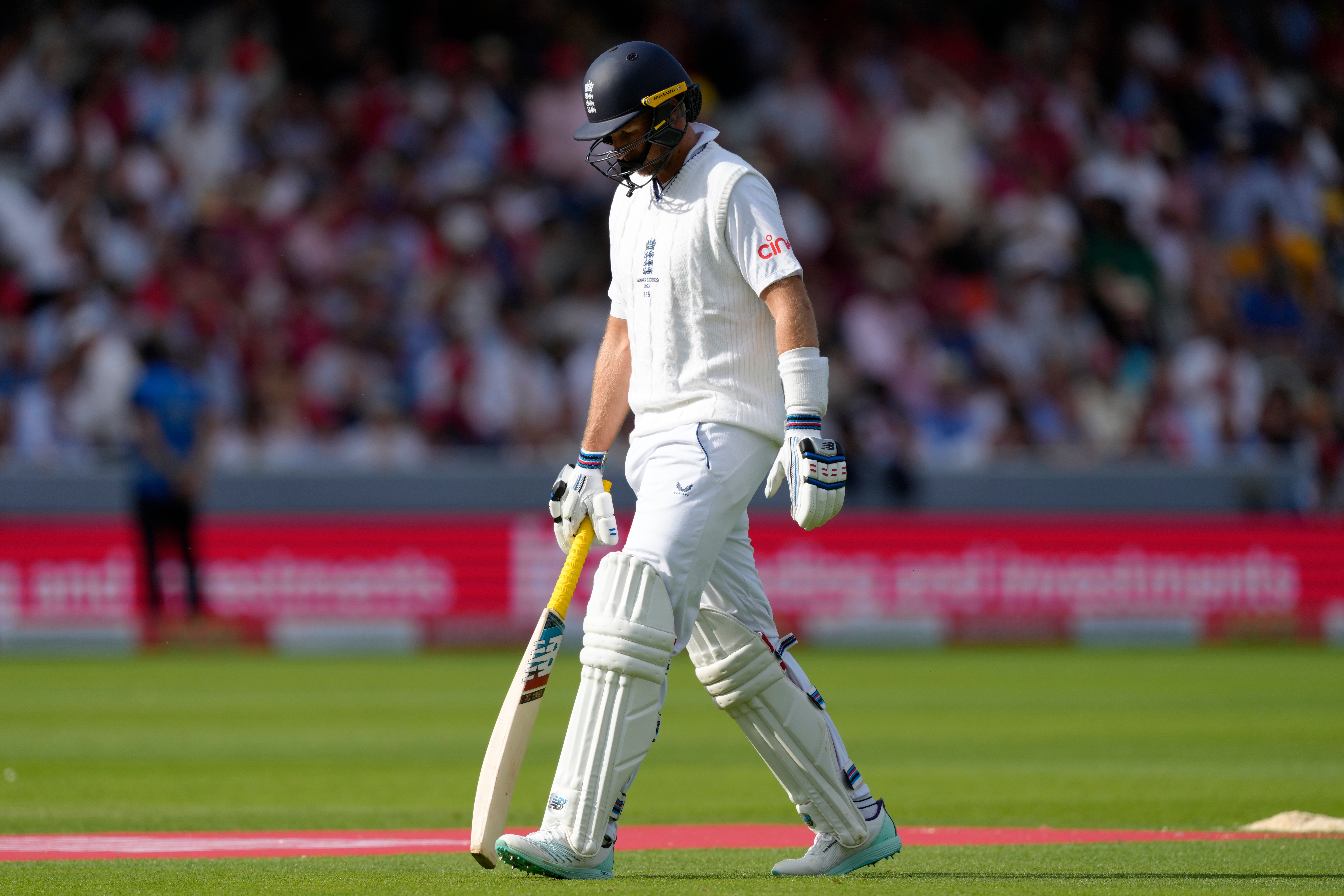 Joe Root was dismissed hooking Mitchell Starc after previously being reprieved from a no-ball