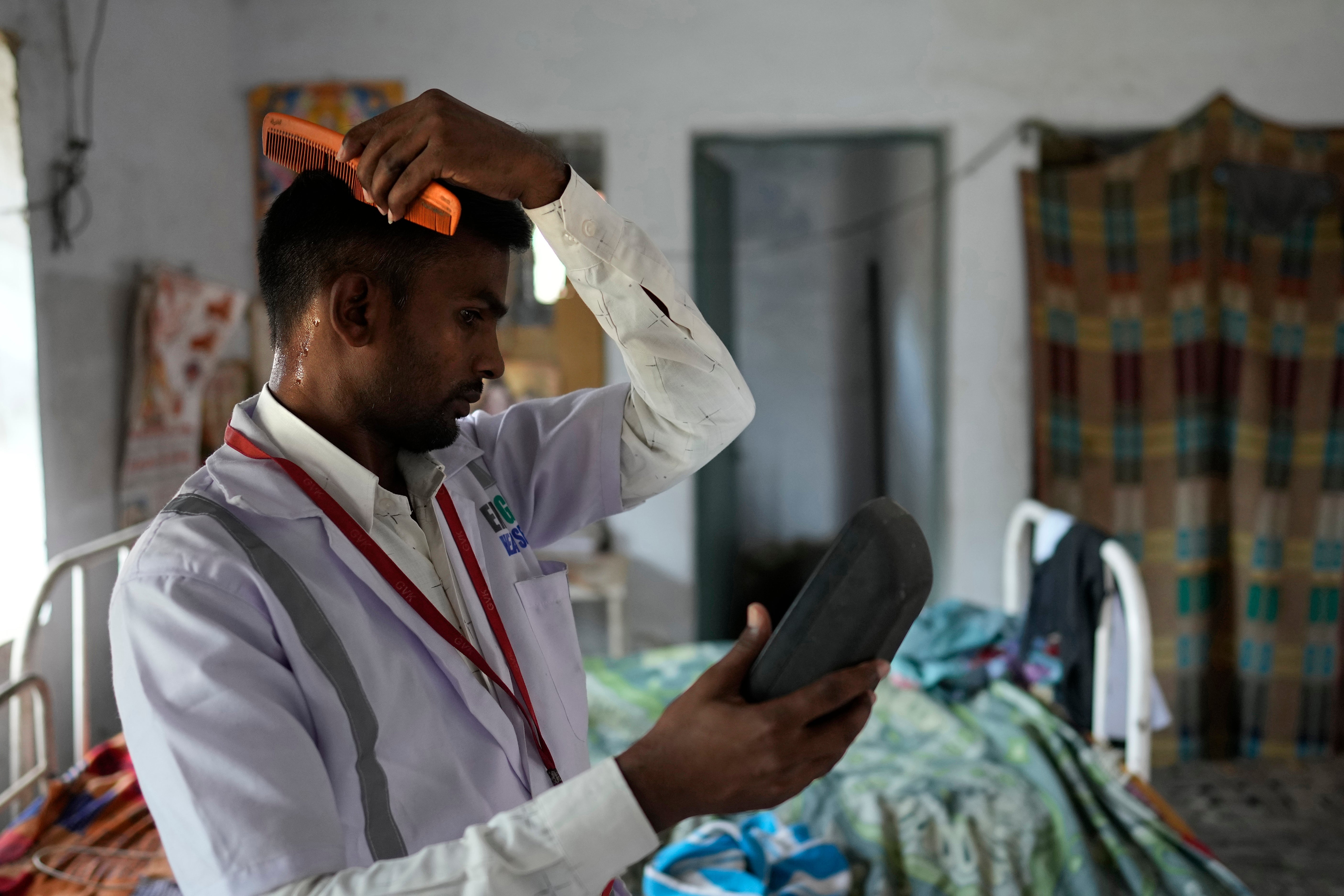 APTOPIX Climate India Heat Ambulance