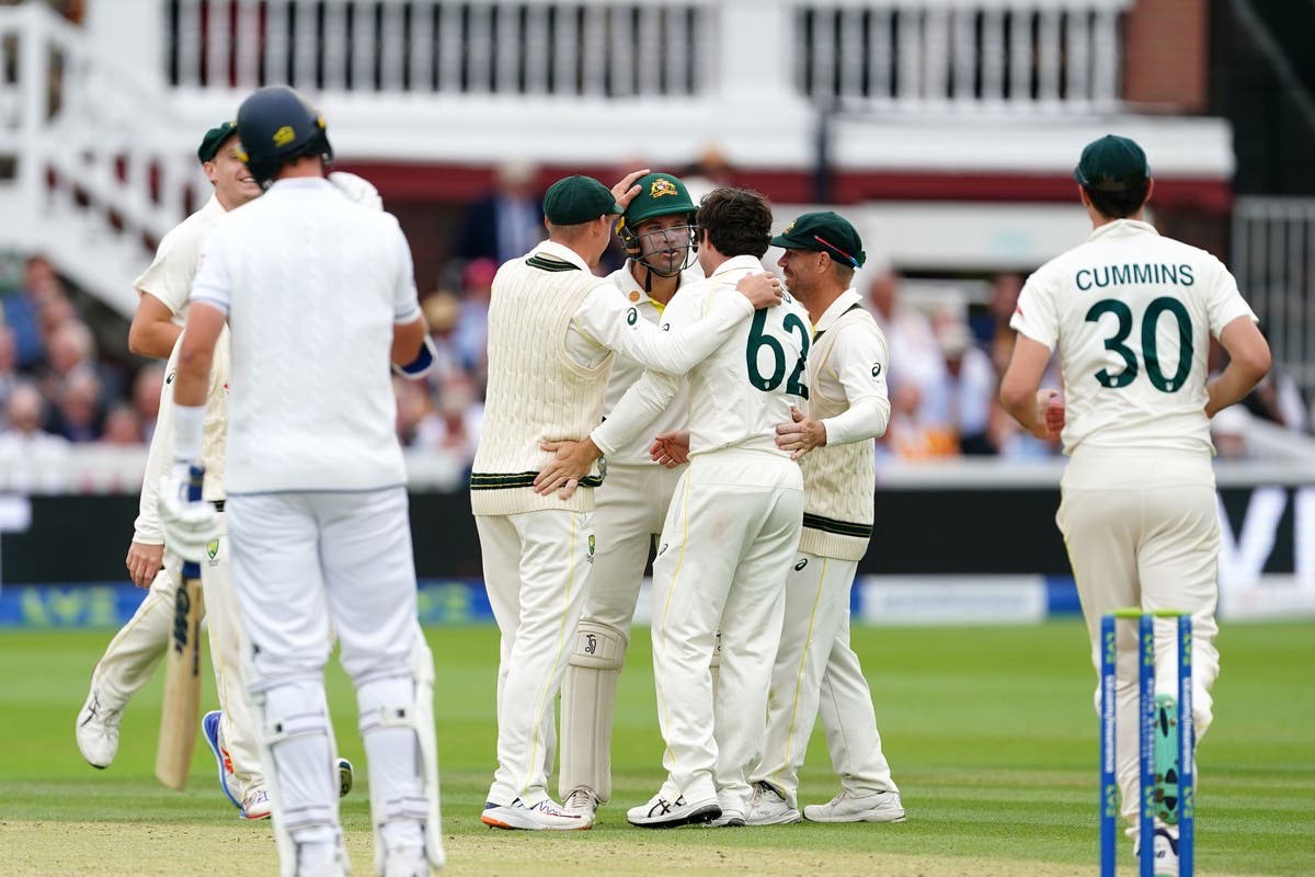 England hand control of second Ashes Test to Australia