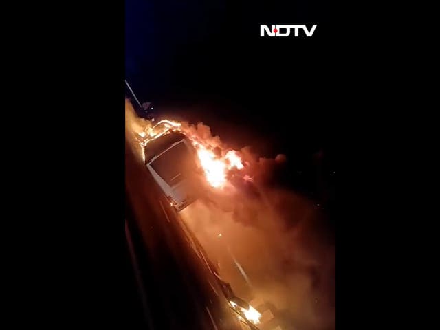 <p>A still from the video shows the moments when a huge blaze engulfed a passenger bus in Maharashtra  </p>