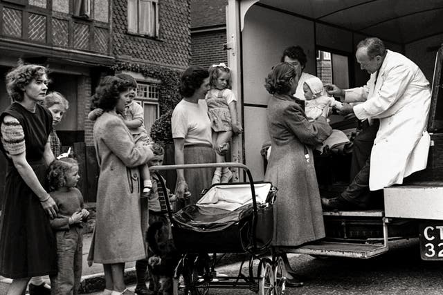 <p>Mobile immunisation van in Portsmouth, 1951</p>