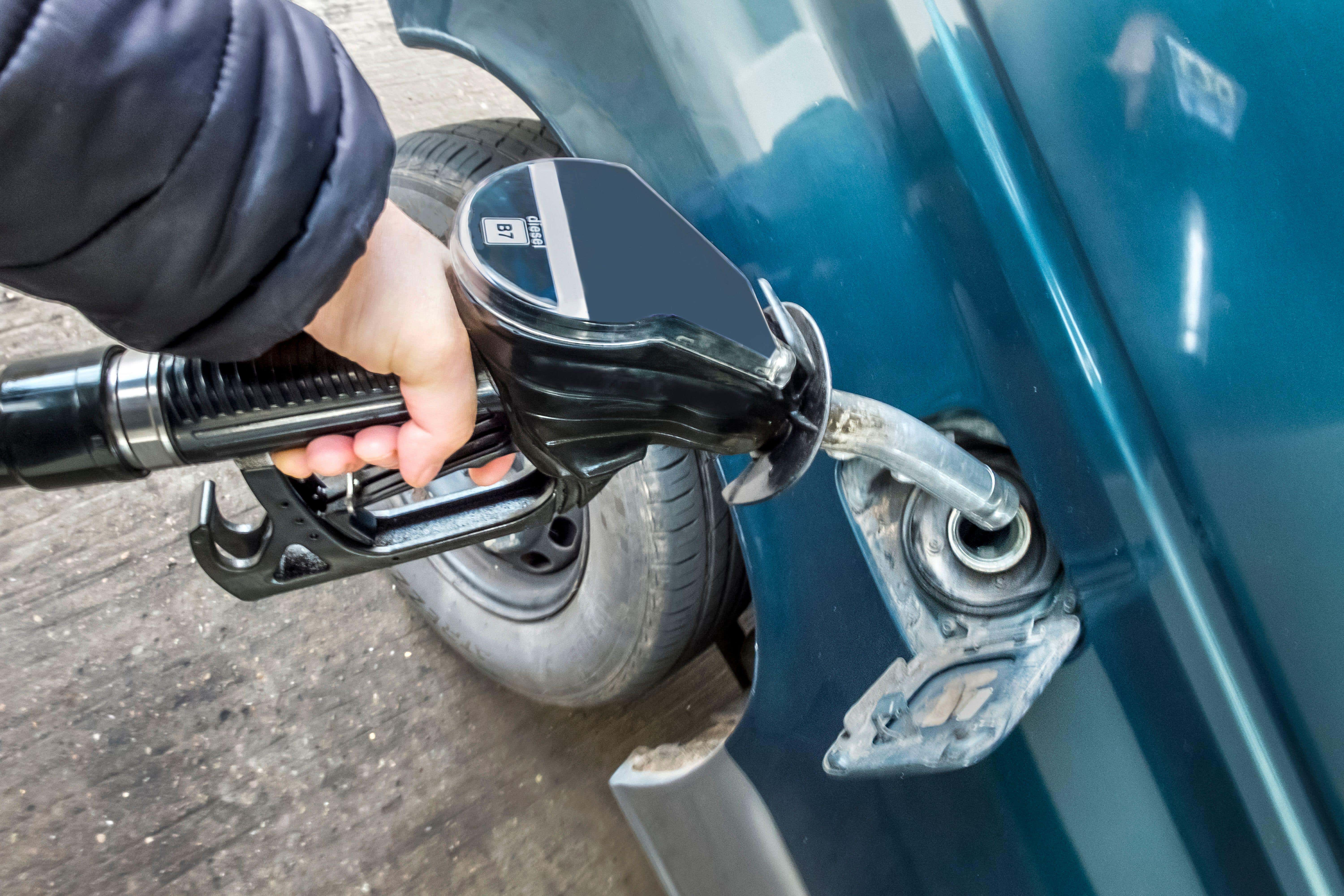 Drivers paid nearly £1 billion more for fuel at supermarkets last year due to increased margins, a recent investigation found