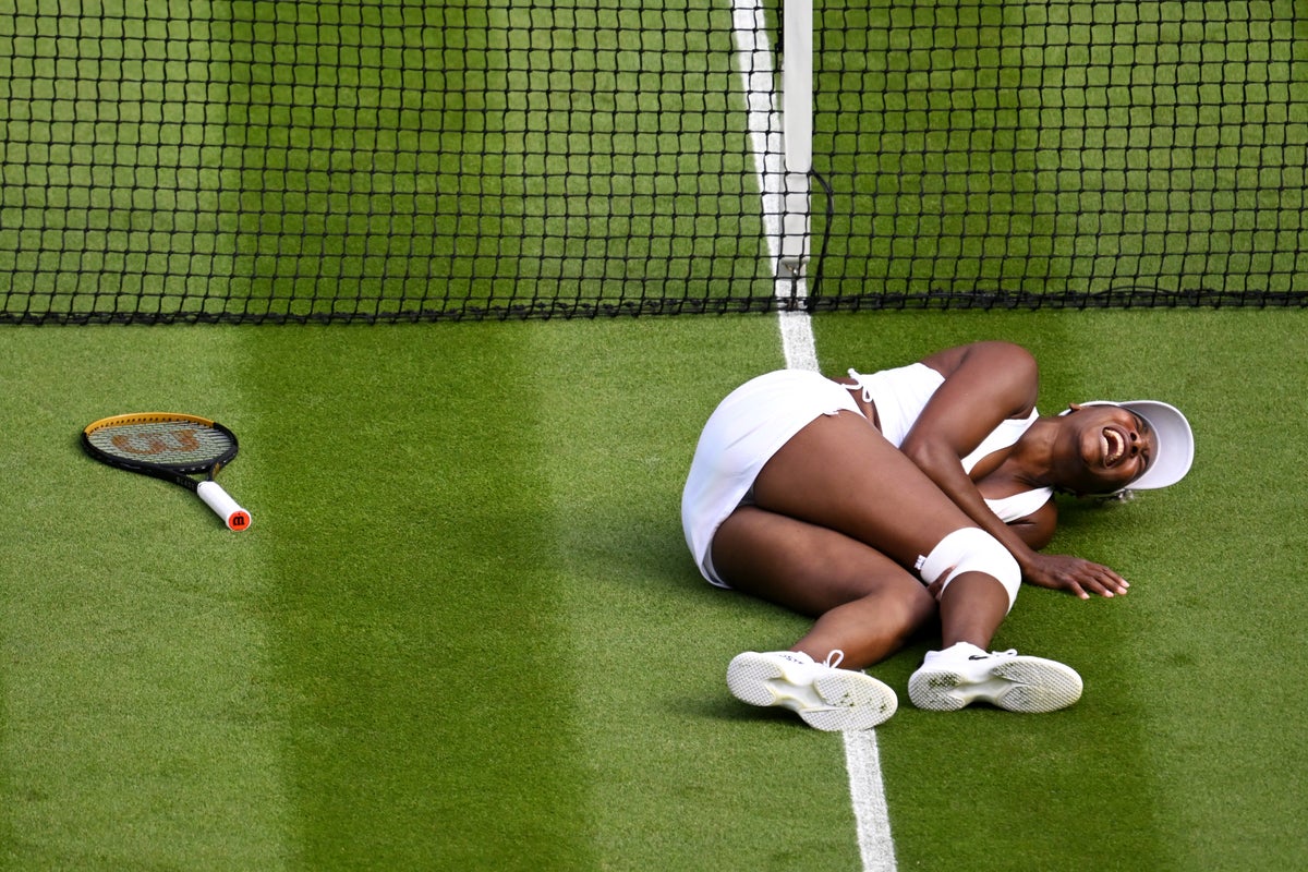 Venus Williams screams in agony at Wimbledon as she injures knee early in first round match