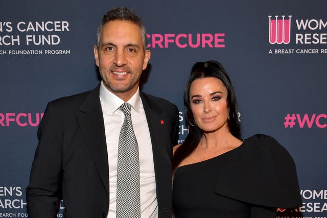 <p>Mauricio Umansky and Kyle Richards attend WCRF's "An Unforgettable Evening" at Beverly Wilshire, A Four Seasons Hotel on February 27, 2020</p>