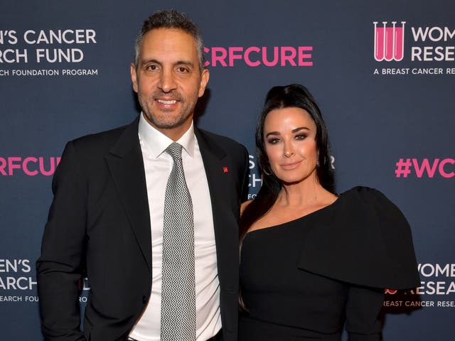 <p>Mauricio Umansky and Kyle Richards attend WCRF's "An Unforgettable Evening" at Beverly Wilshire, A Four Seasons Hotel on February 27, 2020</p>