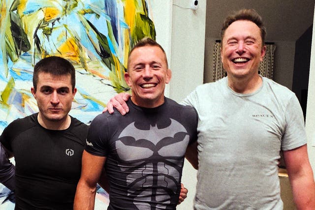 <p>Elon Musk (R) with podcast host Lex Fridman (L) and former UFC champion Georges St-Pierre</p>