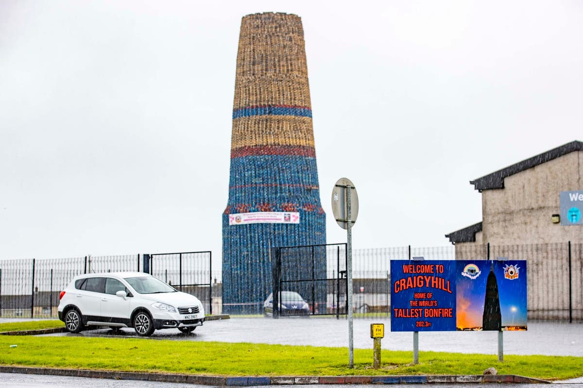 Towering bonfire bears banner to raise money for sick girl