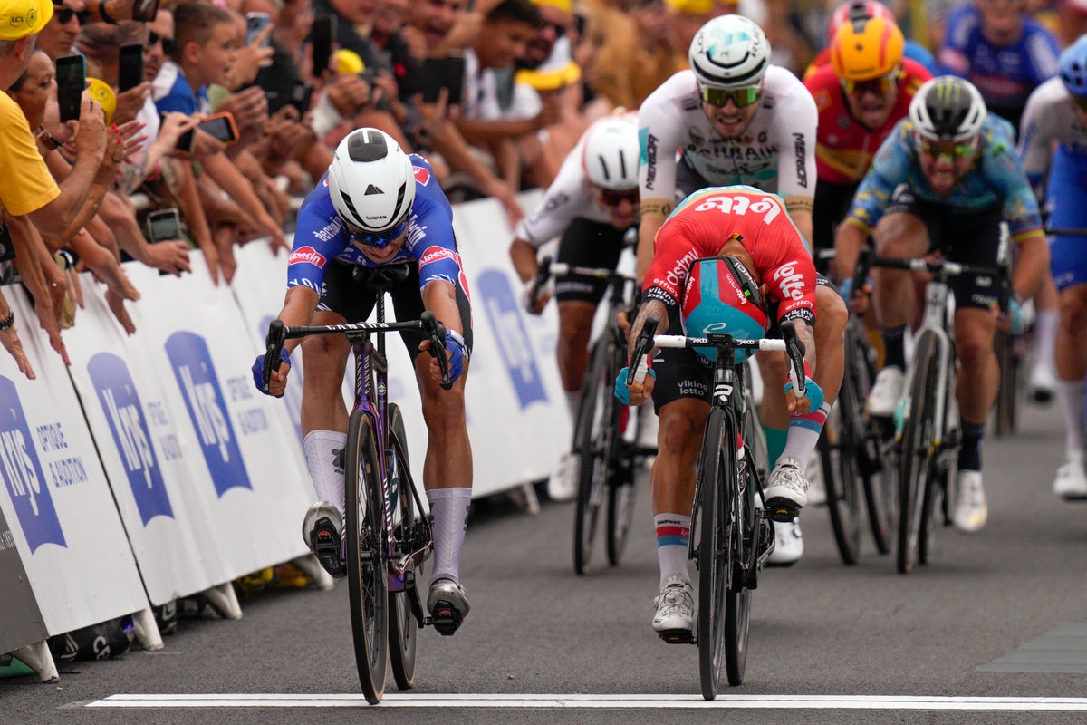 ‘I knew I couldn’t win’: Mark Cavendish dissescts finish as Jasper Philipsen wins again at Tour de France
