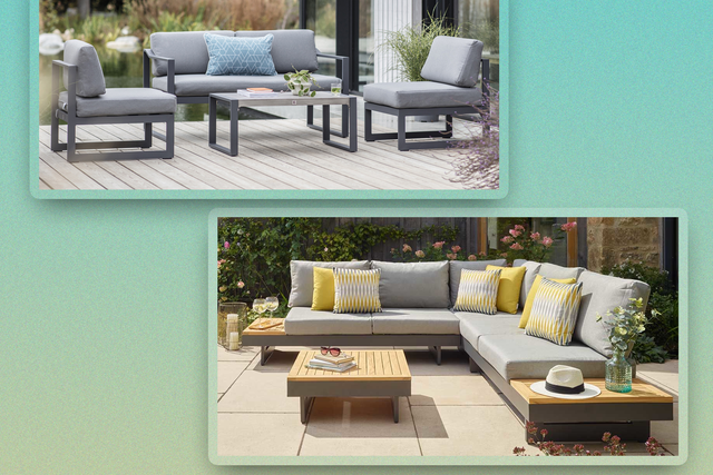 <p>Some settees are packable and compact for fitting into smaller gardens and balconies</p>