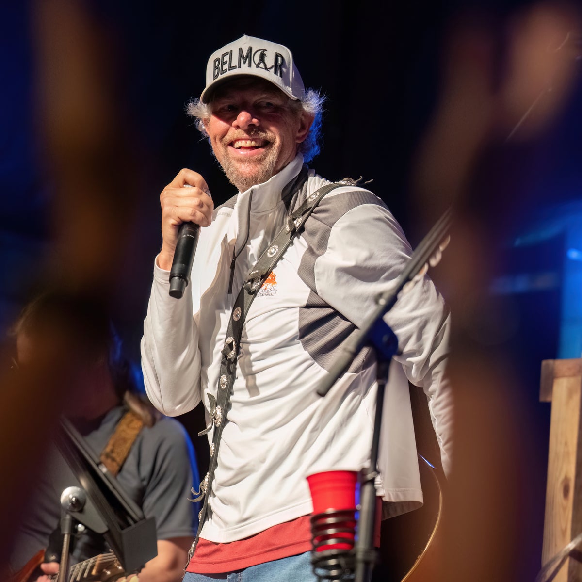 Toby Keith's shows at his Oklahoma music venue mark return to stage after revealing cancer diagnosis | The Independent