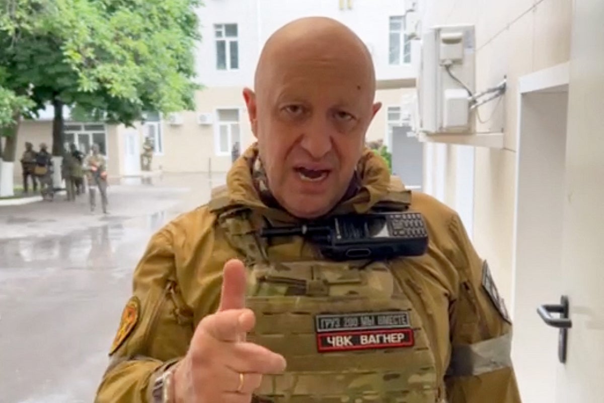 Ukraine war – live: Putin’s security forces raid Wagner chief’s mansion as Prigozhin ‘returns to Russia’