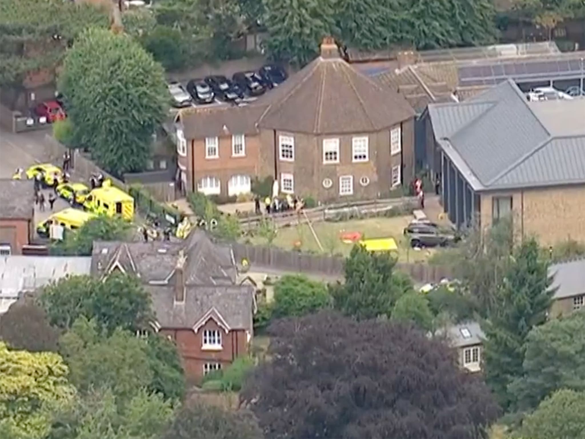 Watch: Police respond to 'serious collision' at Wimbledon school - Vimarsana News