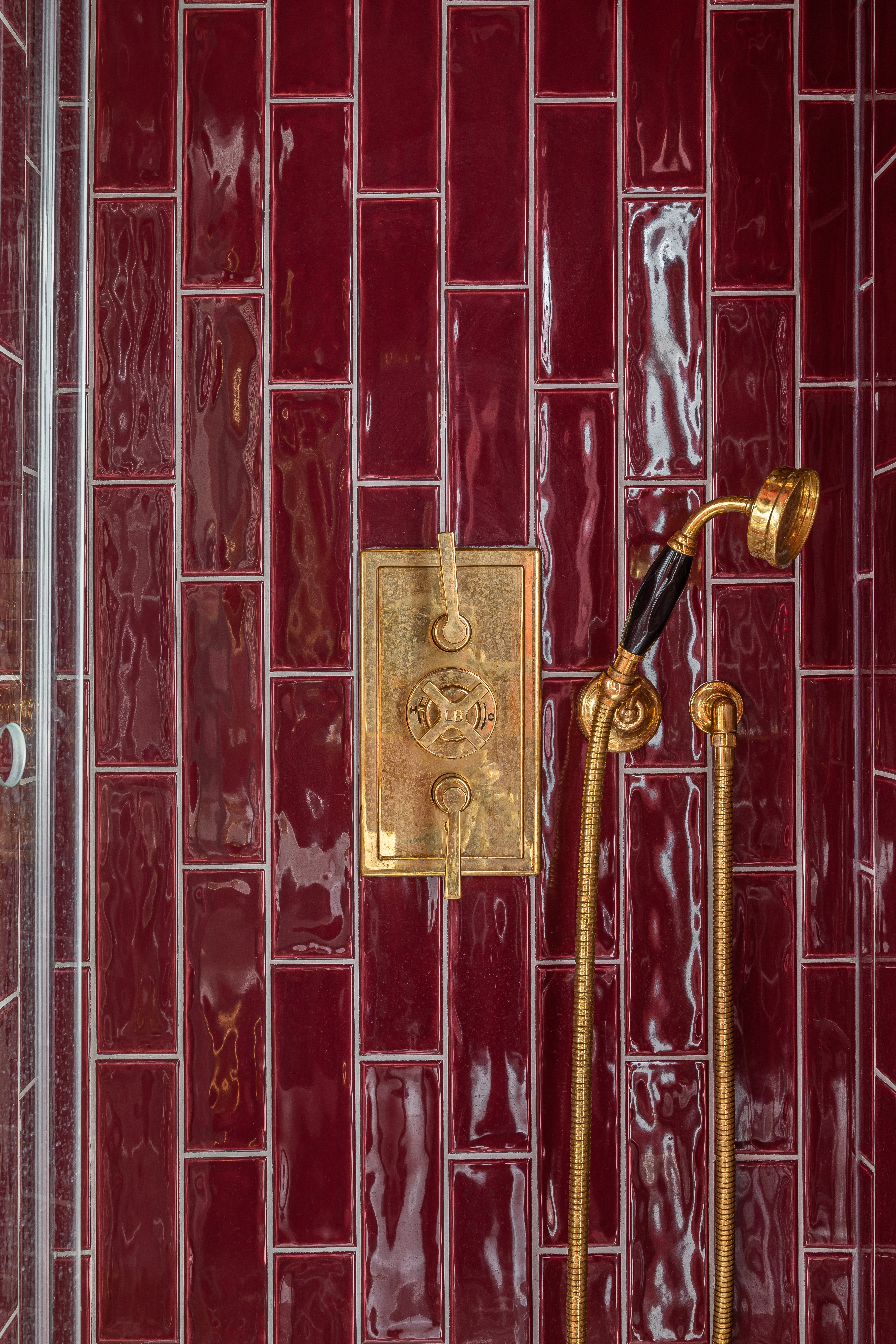 For taps and fixtures that you use daily, choosing high-quality polished brass or chrome is a worthwhile investment