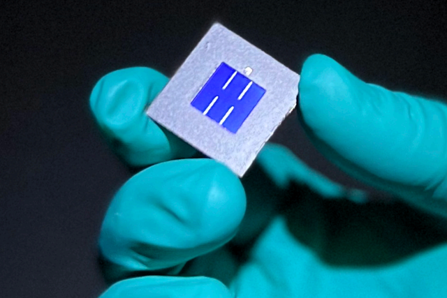 <p>A lab-scale perovskite-silicon tandem solar cell</p>