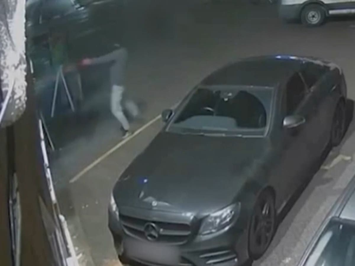 Moment gunman opens fire on Wirral pub, killing beautician 