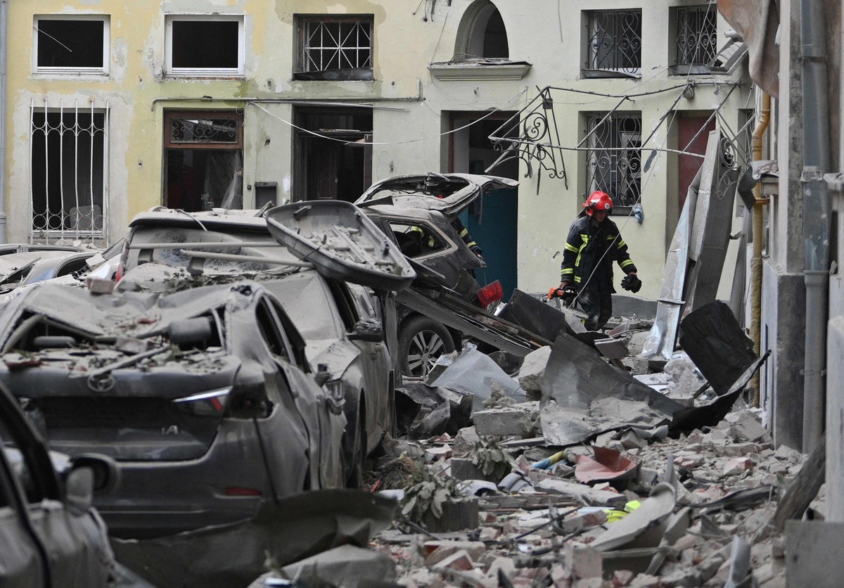 Ukraine-Russia war – live: Death toll in Lviv attack rises to 7 as Putin’s forces raid Prigozhin’s mansion