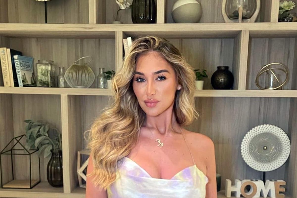  Elle Edwards: Father of beautician shot dead outside pub &lsquo;hopes killer never sees another Christmas&rsquo;