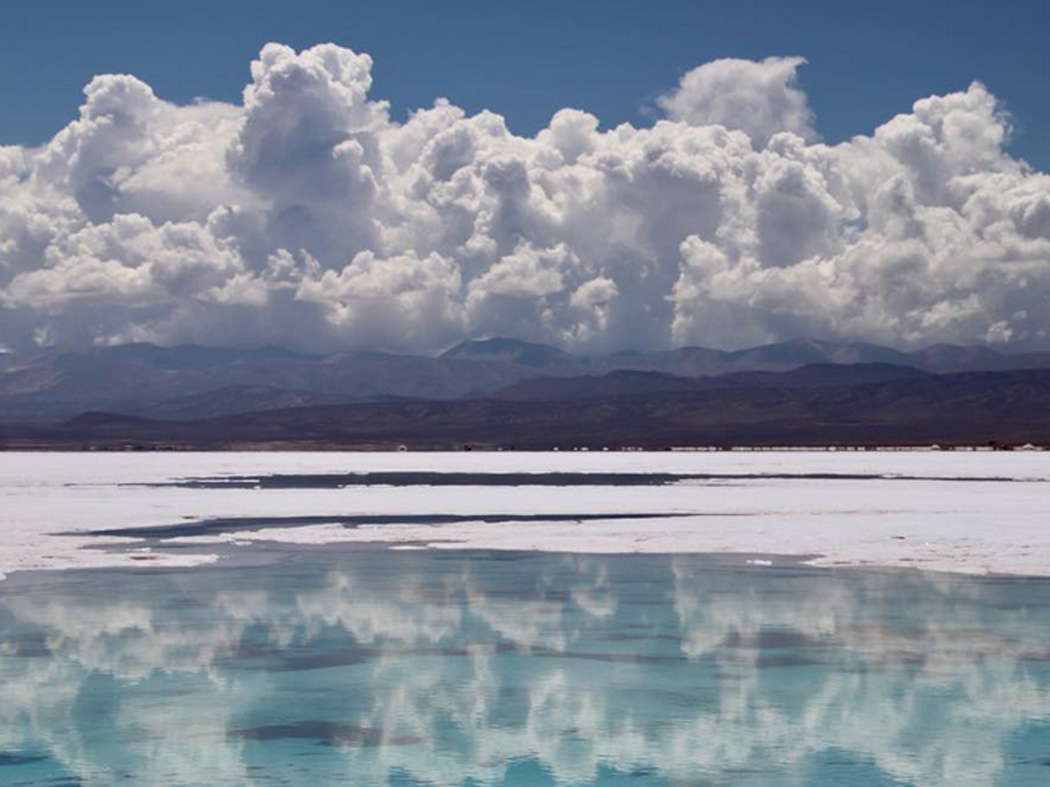 Turn a day trip to the Salinas Grandes into an overnight experience