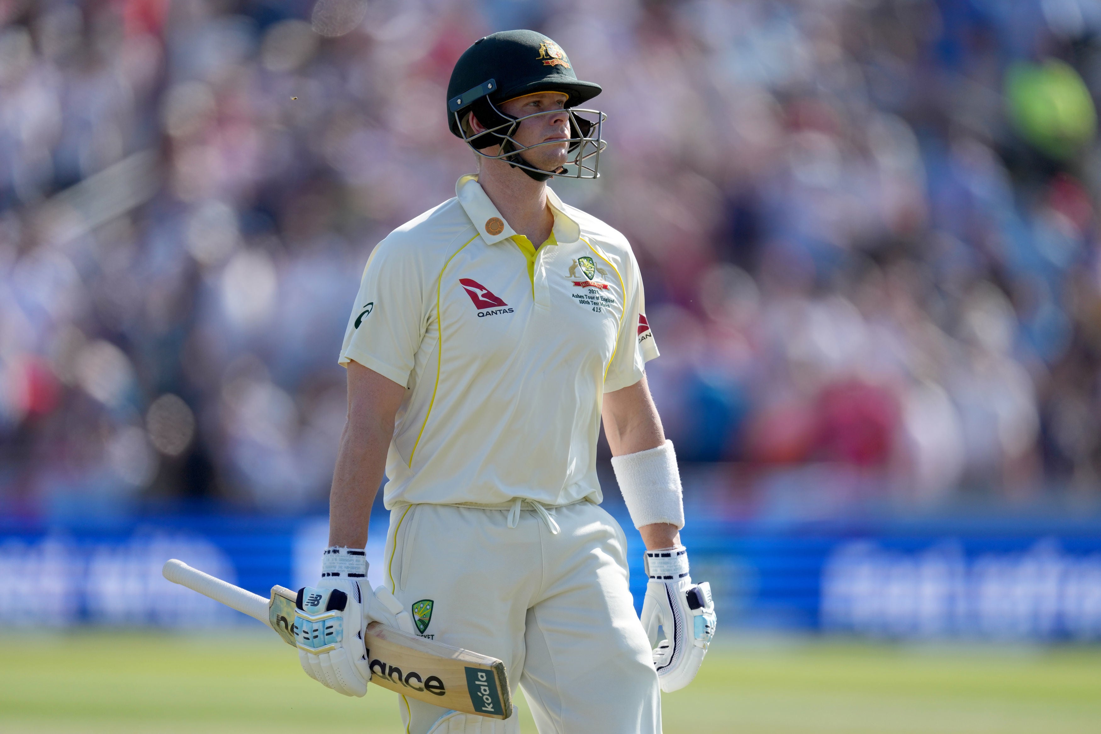 Steve Smith chipped Moeen Ali into midwicket to give the offspinner his 200th test match wicket