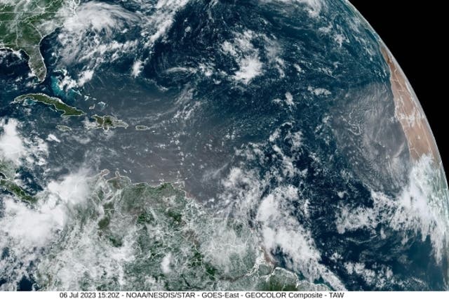 <p>Vast clouds of dust from the <a href="/topic/sahara">Sahara</a> desert are moving across the Atlantic Ocean this week</p>
