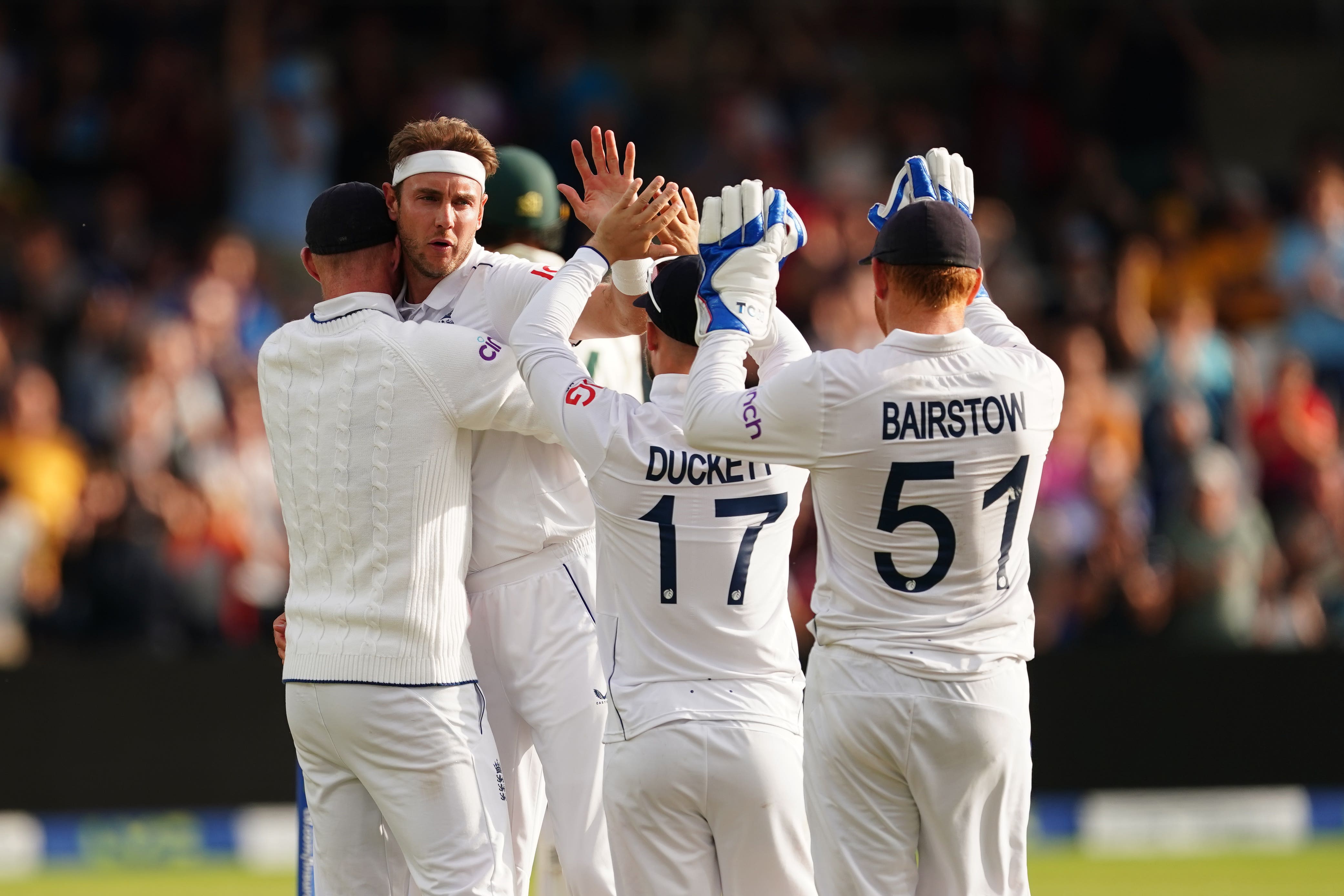 Day four of third Ashes Test: England chasing 251 for victory at