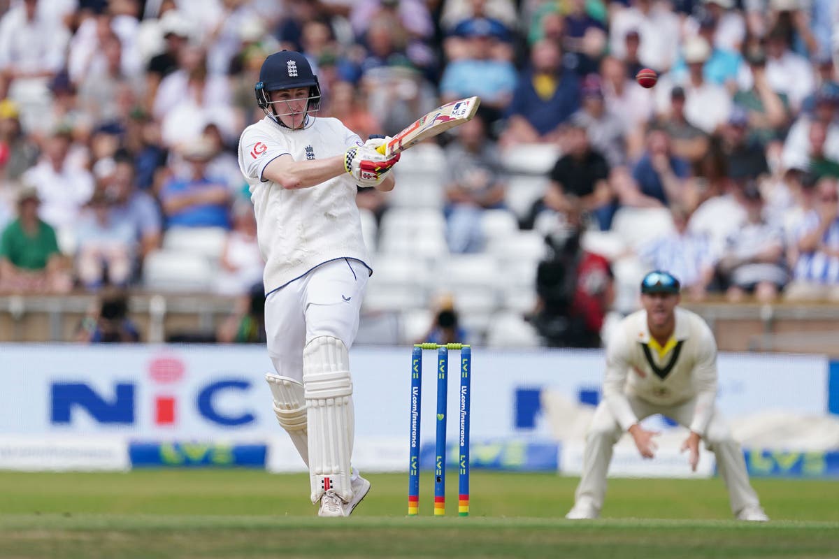Harry Brook keeps England&rsquo;s Ashes hopes alive in thrilling win over Australia